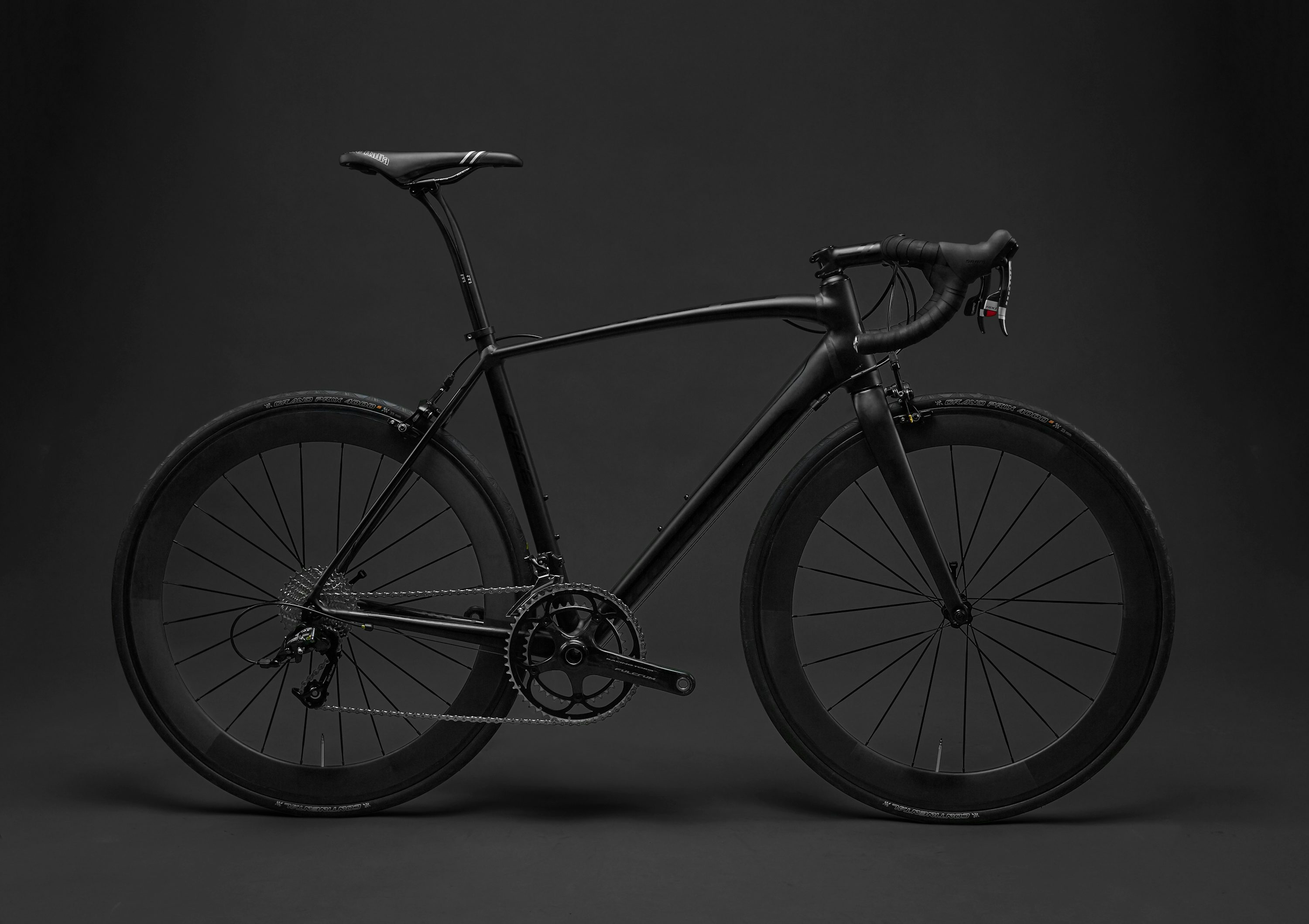 bici da strada nera