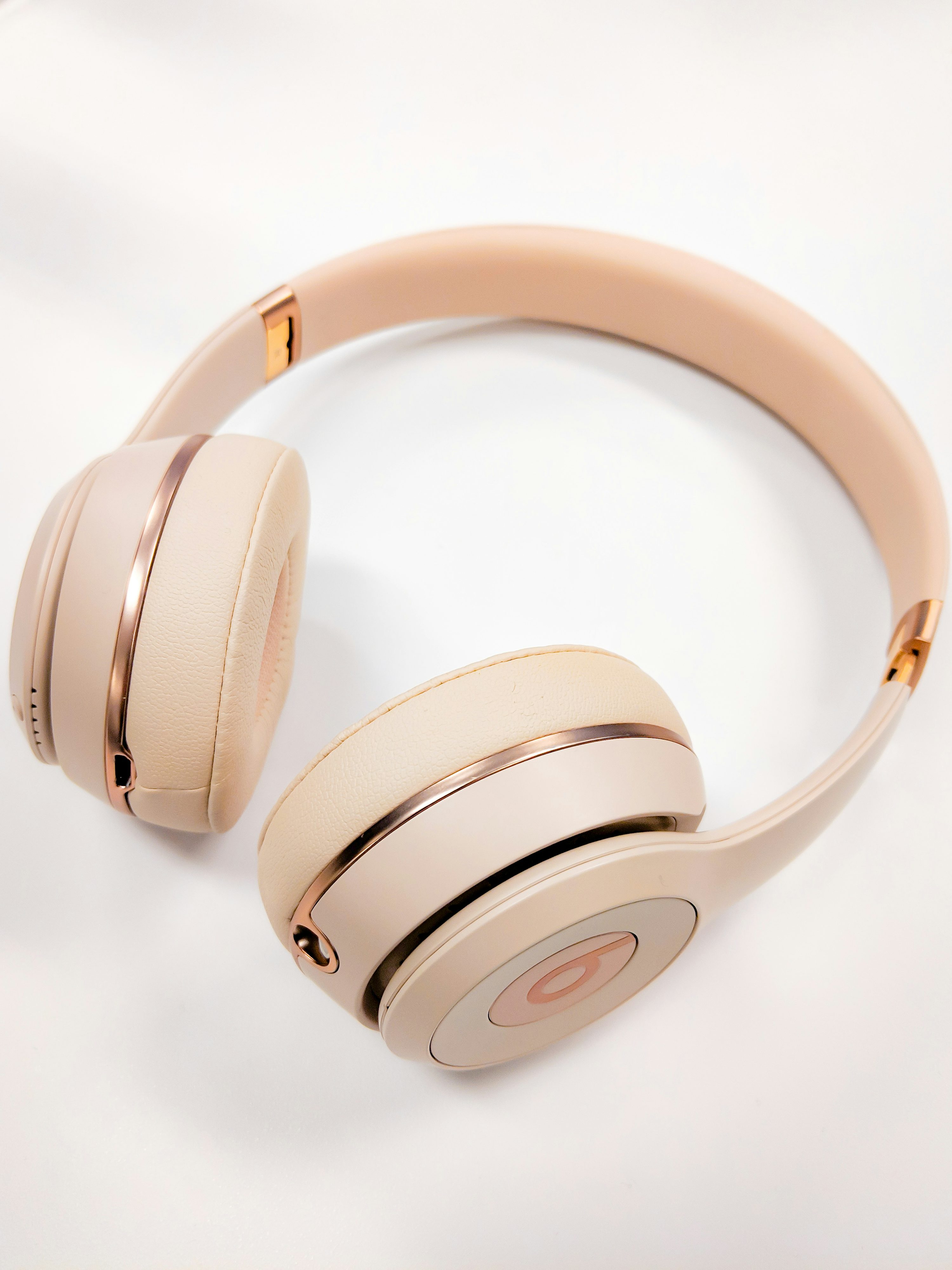 cuffie wireless Beats dorate